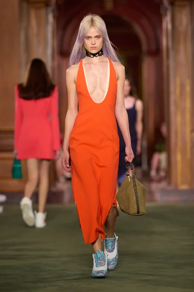 Look 24